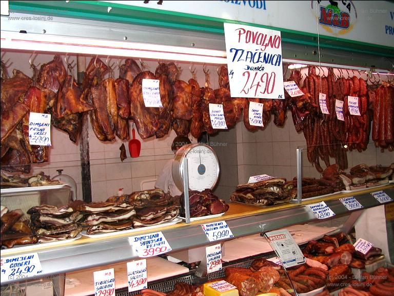 Prsut jedglicher Art und G�te auf einem Markt in Zagreb